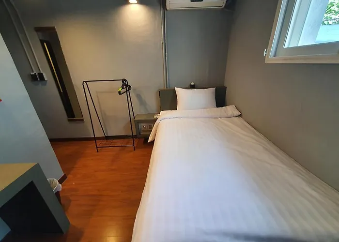 Hotel Daljee 2*